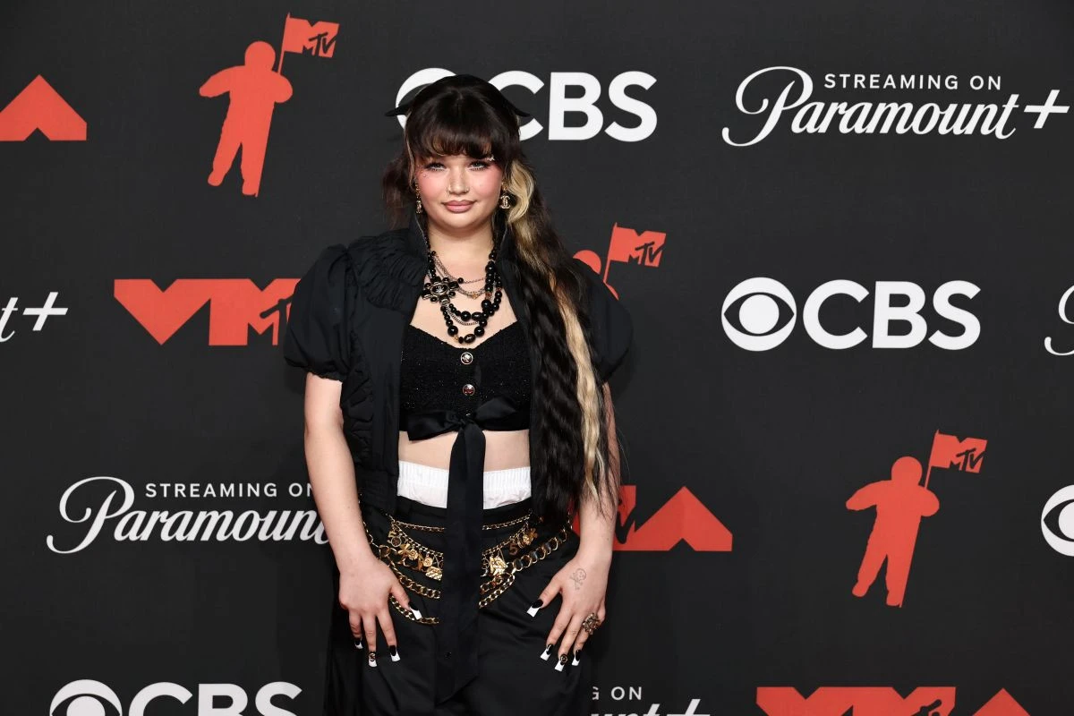 VMAs 2025: celebridades apostam no all-black para o tapete vermelho