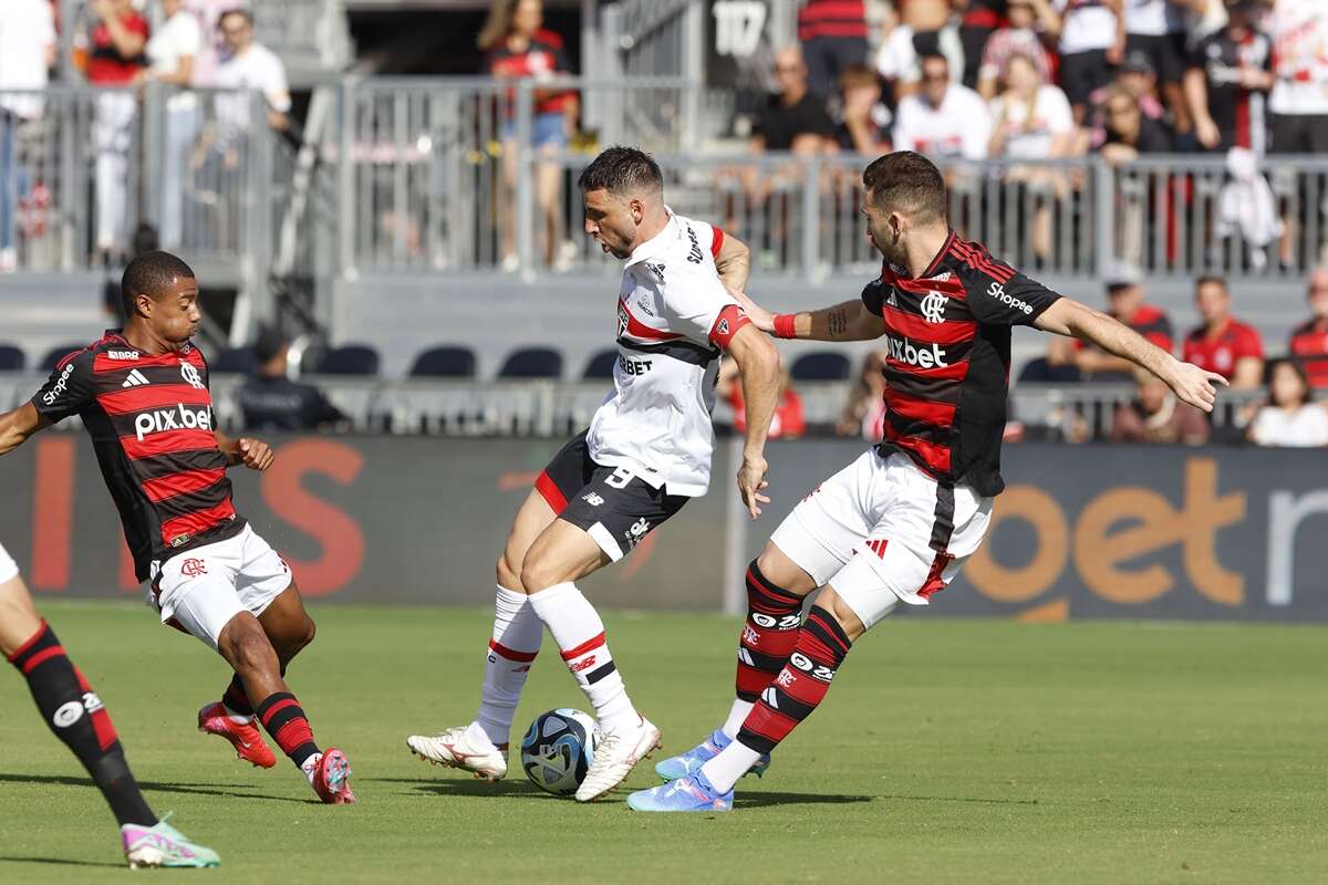 São Paulo e Flamengo empatam sem gols pela FC Series