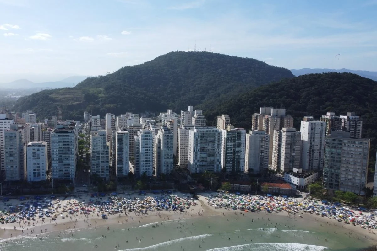 Buscas por jovem que se afogou no litoral de São Paulo já duram 2 dias