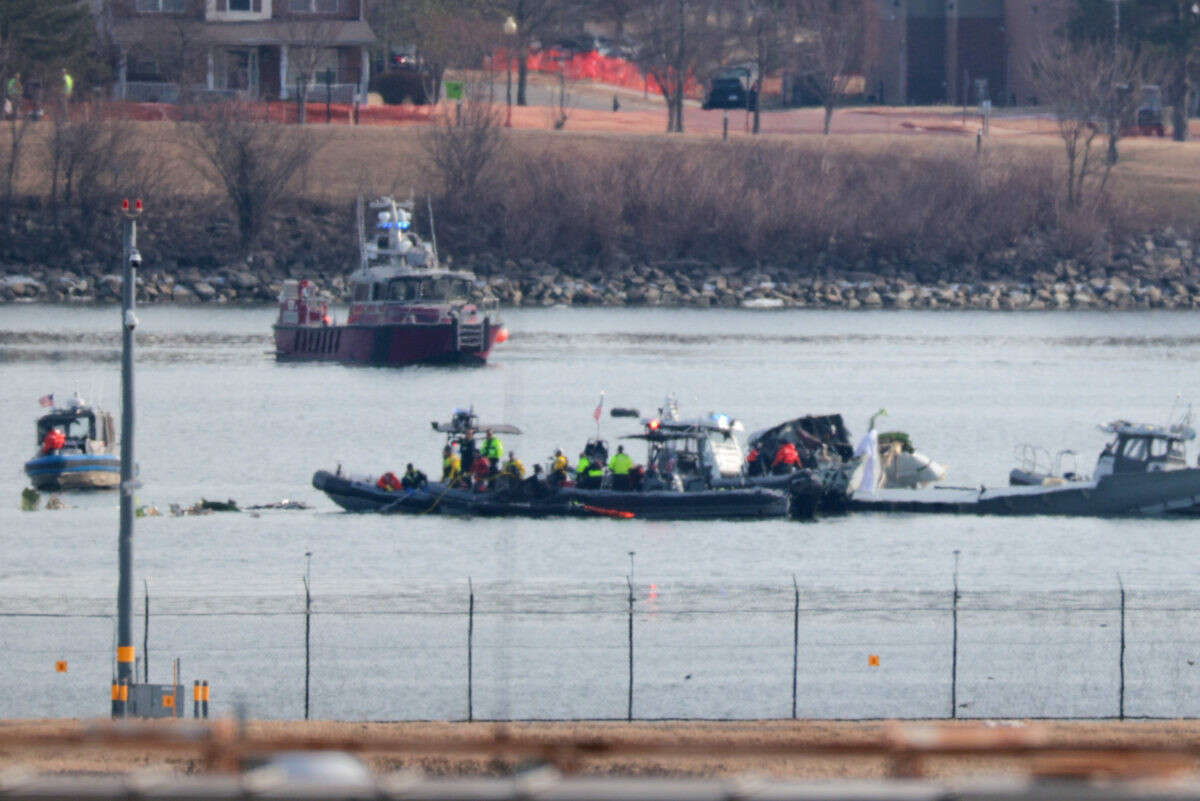 Colisão aérea nos EUA: 43 de 67 corpos foram resgatados do rio Potomac