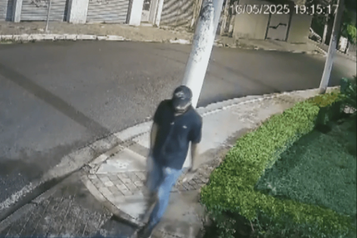 Homem é visto utilizando boné semelhante ao de empresário desaparecido
