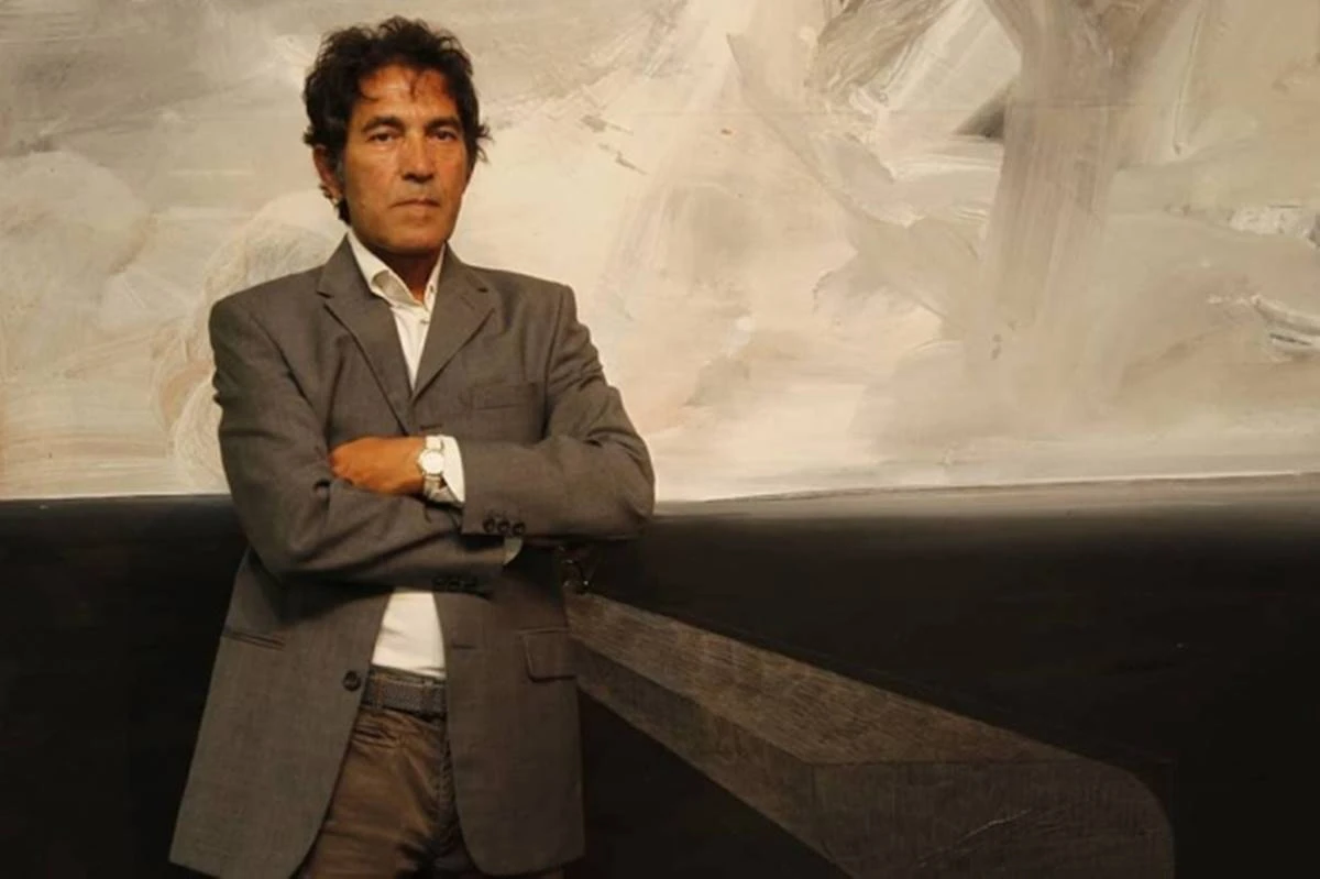 Artista italiano viraliza com venda de “obra” invisível por R$ 87 mil