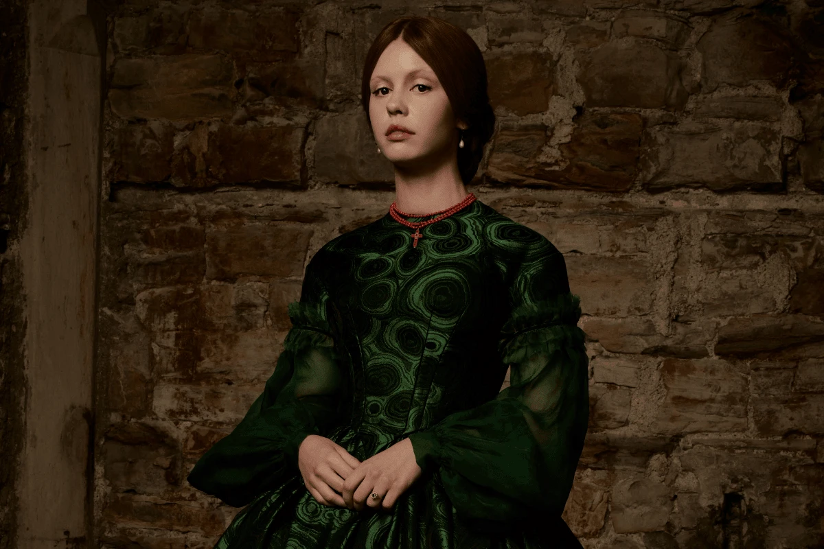 Figurinos de Mia Goth em Frankenstein revelam conexões com o monstro