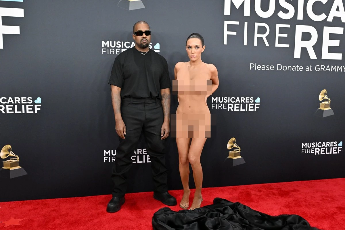 Esposa de Kanye West, Bianca Censori volta a causar com seminudez