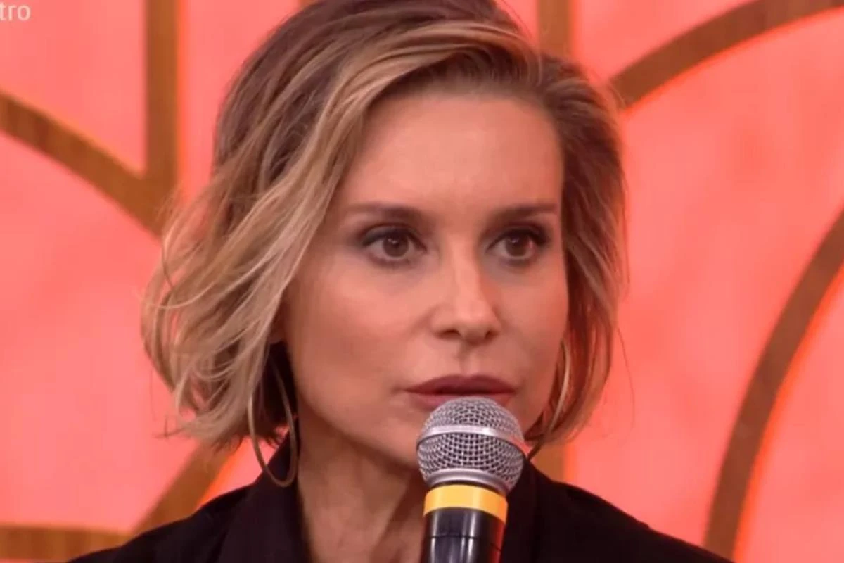 Ex-BBB revela ter levado tapa na cara de Paula Burlamaqui