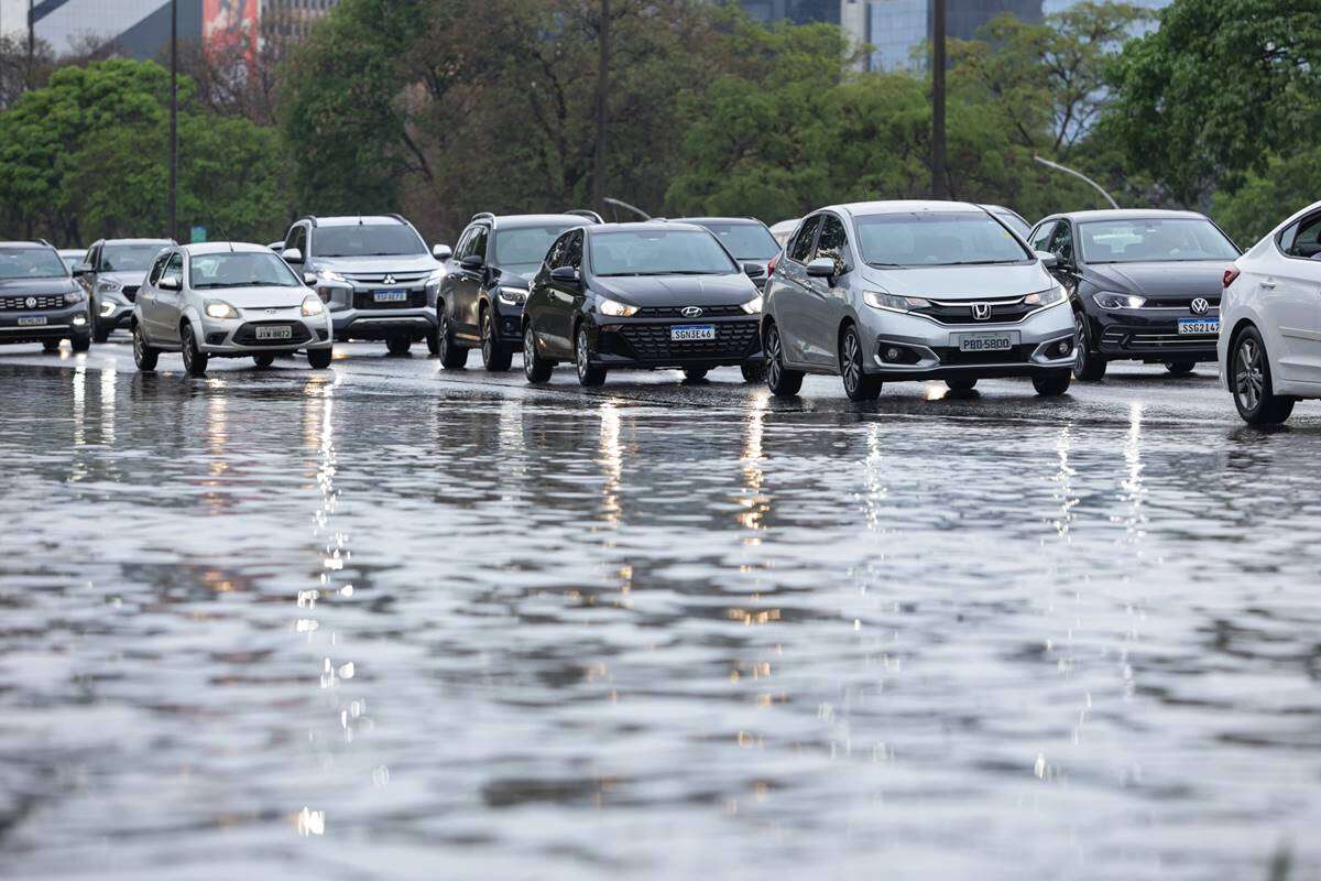 Inmet alerta para tempestade e ventania de até 60km/h. Veja onde