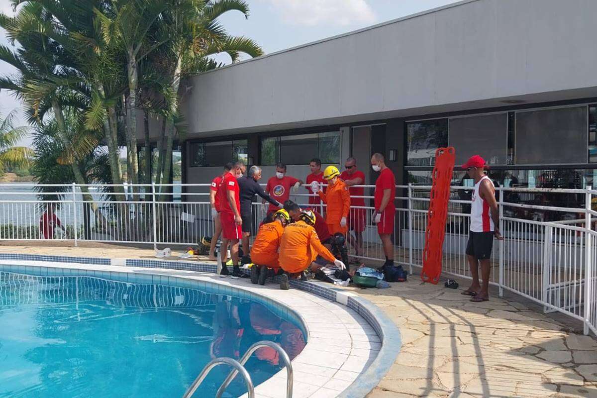 Homem se afoga e sofre parada cardíaca em piscina de clube no DF