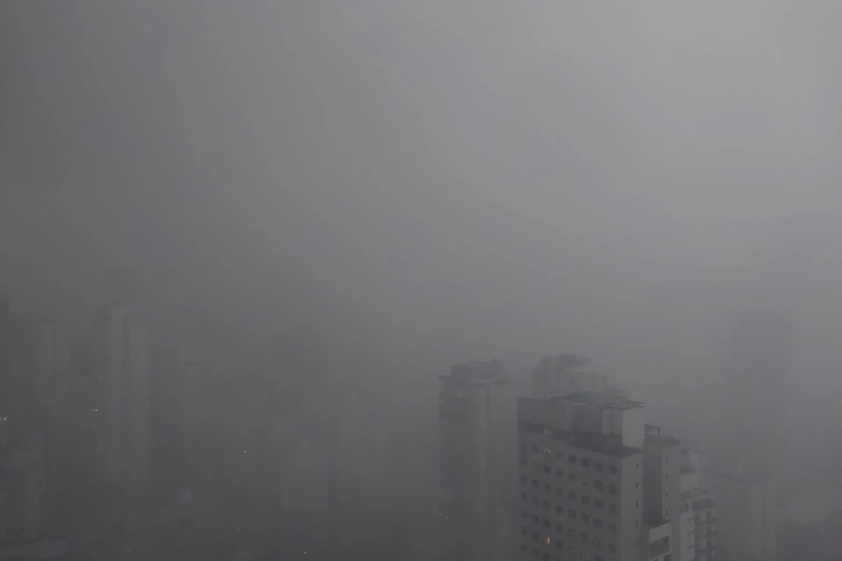Em menos de 1 hora após alerta, SP tem mais de 270 mil imóveis sem luz