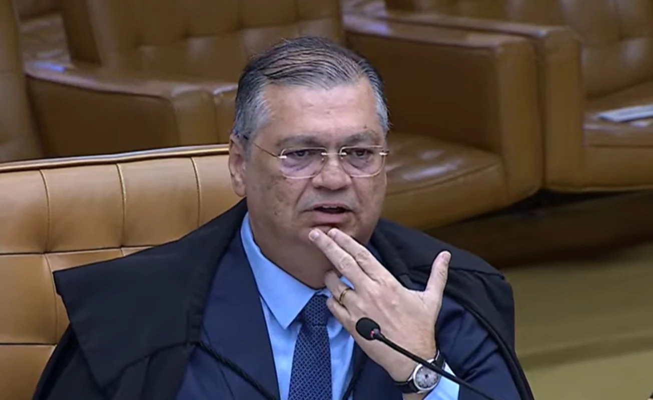Dino ironiza IA da Meta e diz: “Quero ver tirarem o passaporte dela”