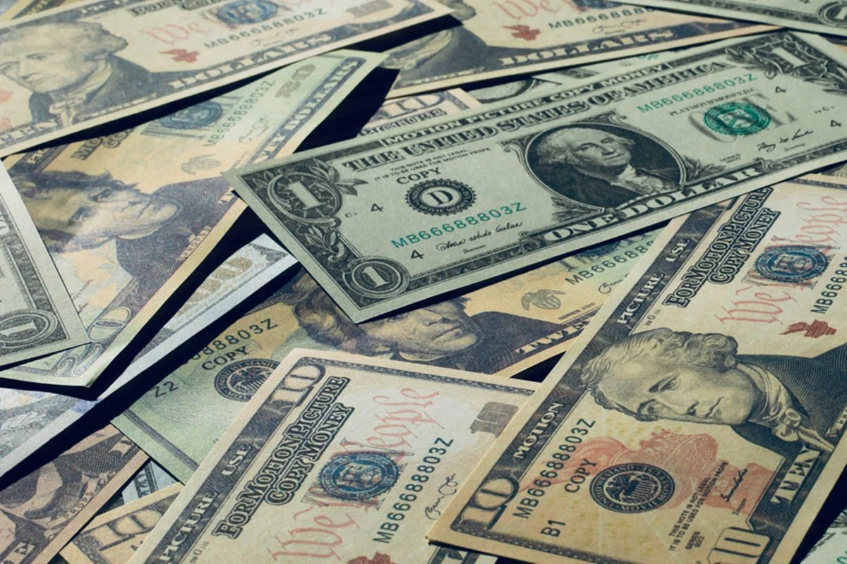 Dólar dispara a R$ 5,50 e Bolsa derrete após Trump ameaçar o Brasil