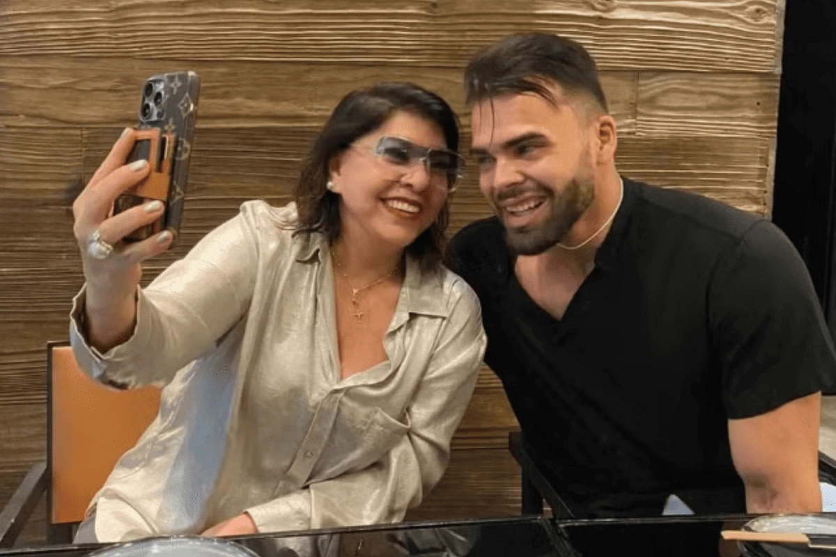 Roberta Miranda detalha sua sexualidade e elogia namorado mais jovem