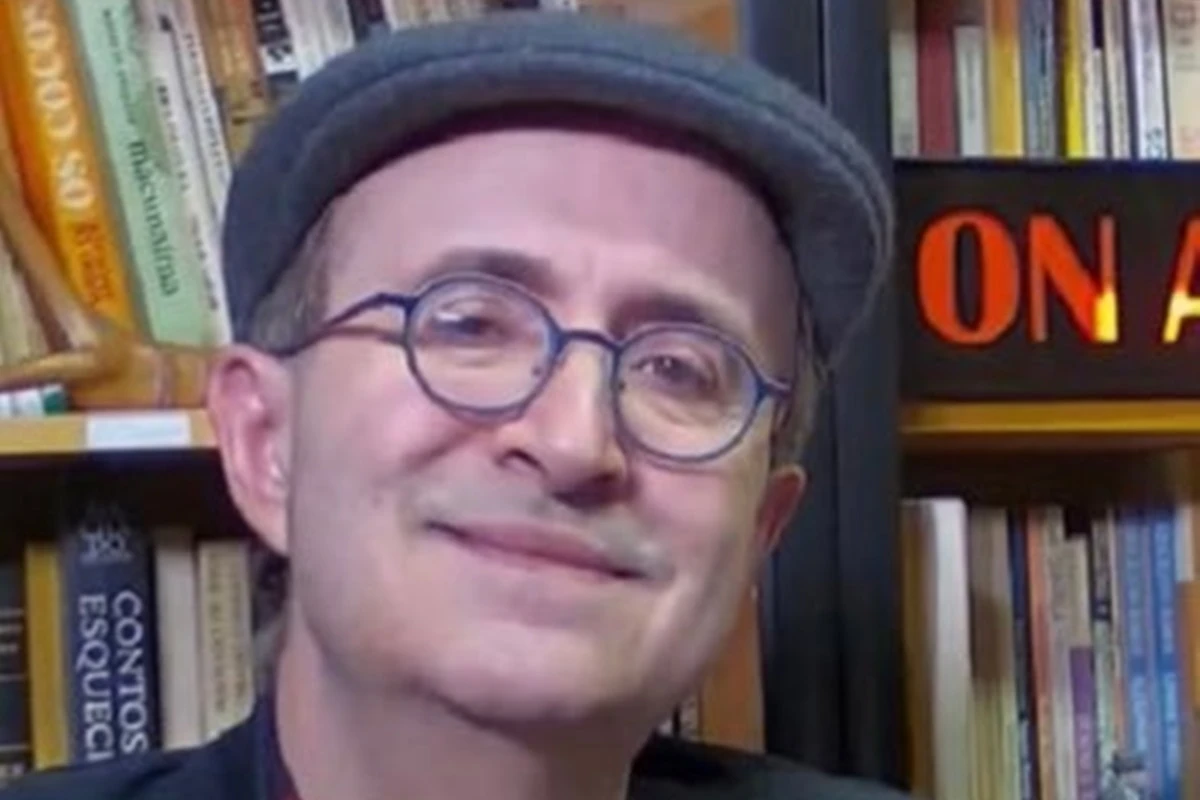 Sem voz, Reinaldo Azevedo tem fala reproduzida por IA em jornal. Vídeo