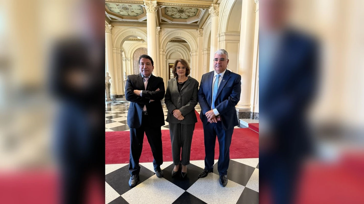 Damares, Malta e Girão visitam fugitivos do 8/1 presos na Argentina