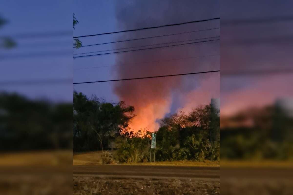 Fumaça e chamas: incêndio atinge área do Park Way nesta segunda-feira