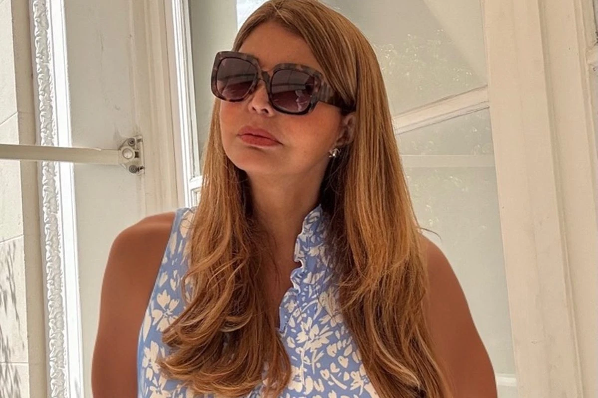 Roberta Close faz rara aparição com o marido suíço durante jantar