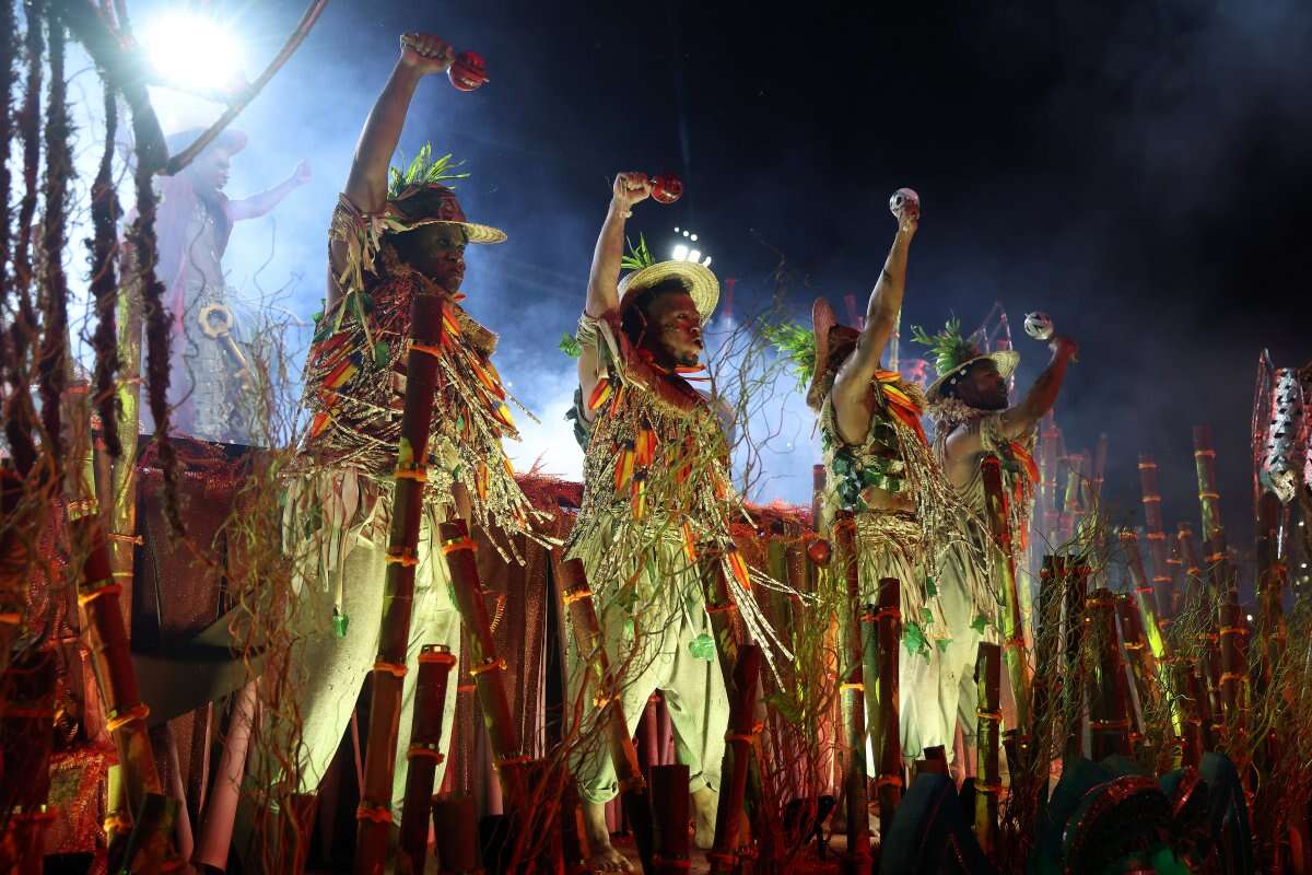 Carnaval no Rio: acompanhe o 2º dia de desfiles do Grupo Especial