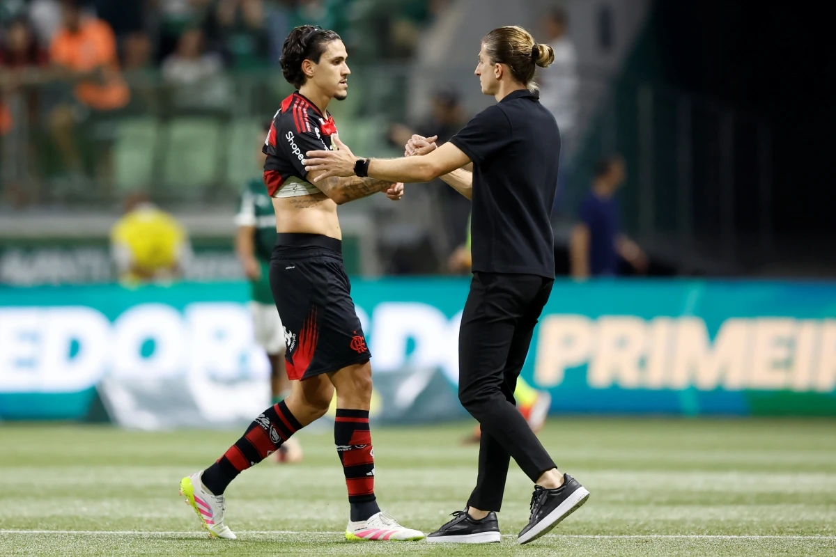 Filipe Luís elogia Pedro após gol contra Fluminense: “Precisamos dele”