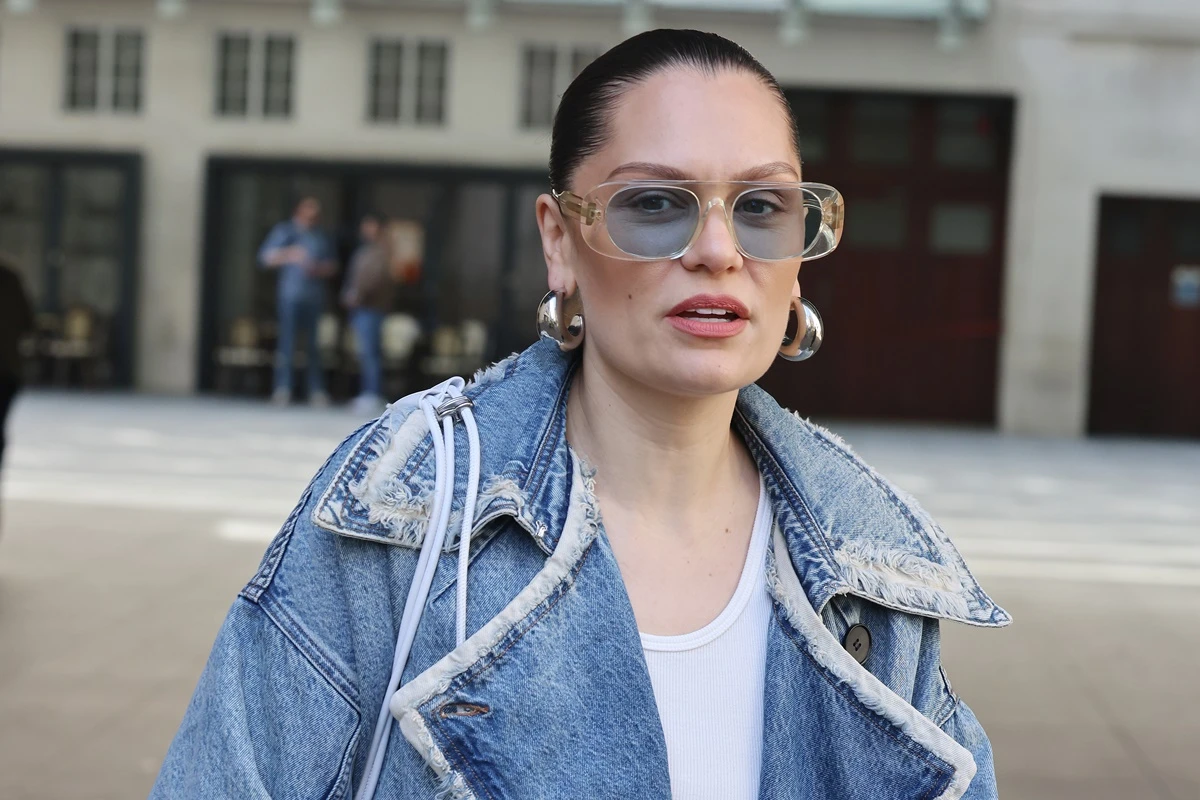 Jessie J relata crise de pânico após diagnóstico de câncer