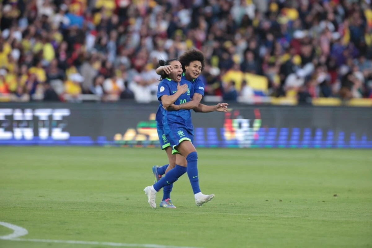 Marta brilha, Brasil vence Colômbia nos pênaltis e leva a Copa América
