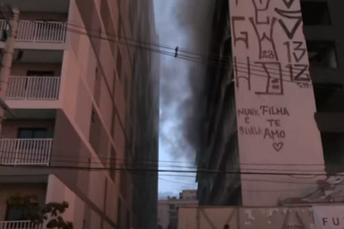 Incêndio em SP: elevador pega fogo e bombeiros são acionados