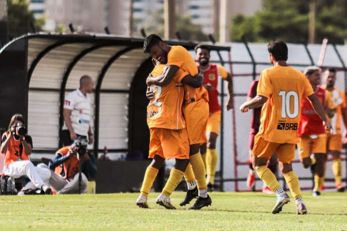 Com golaço de falta, Brasiliense vence o Ceilândia e volta à liderança