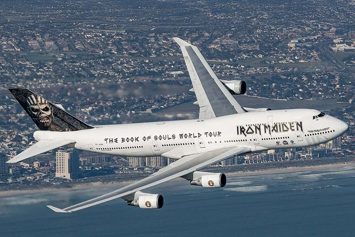 Avião do Iron Maiden é desmontado e partes estão à venda