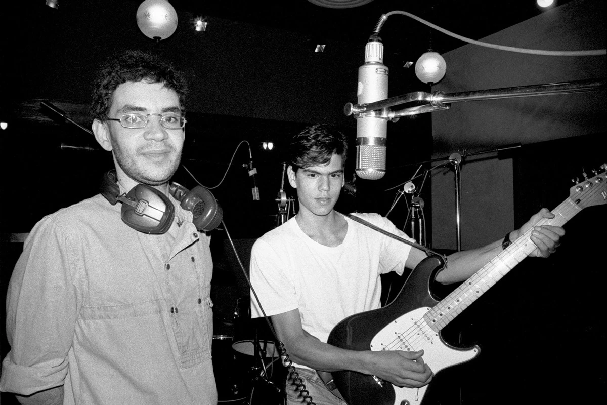 Produtor do 1º disco da Legião Urbana lança livro com bastidores