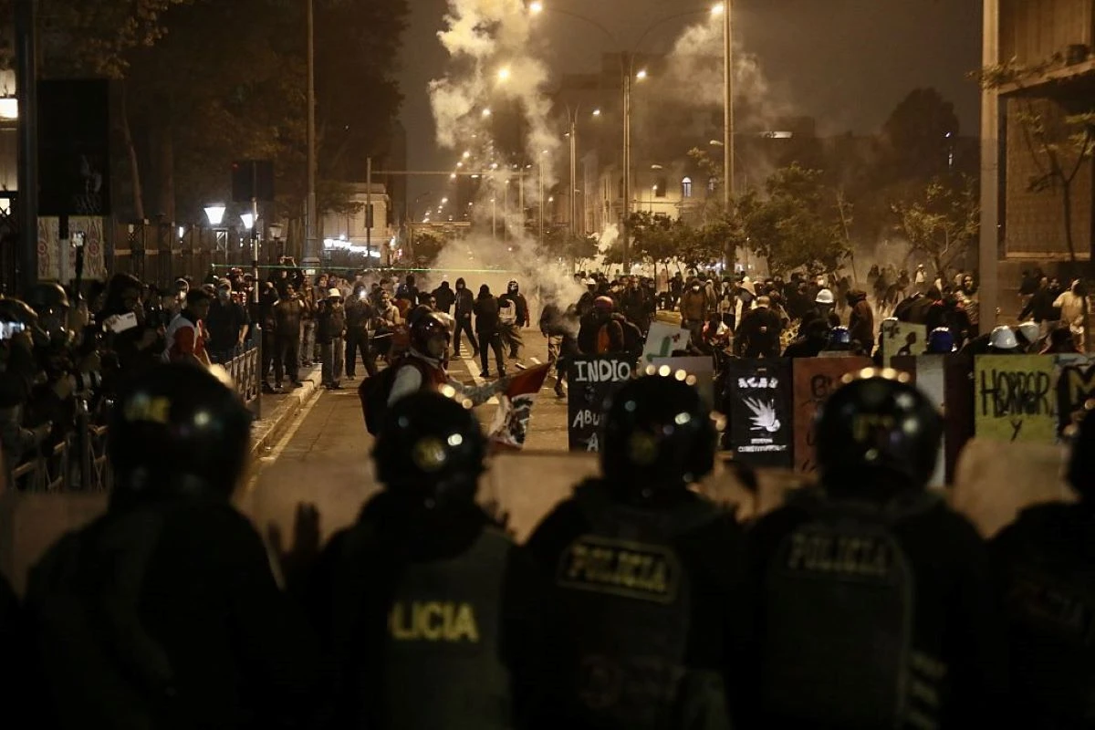 Peru decreta estado de emergência em Lima por 30 dias