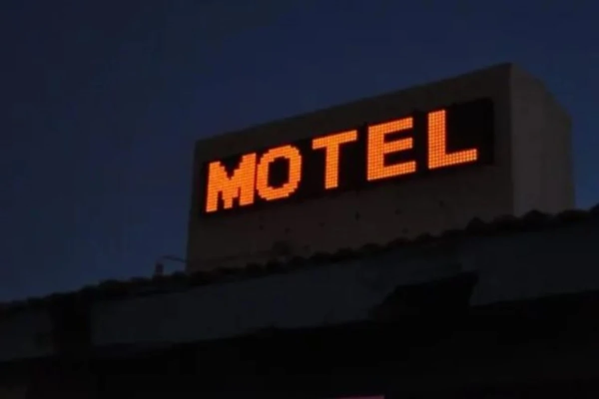 PM ficou 3 h em motel e pagou R$ 89 em cash antes de bater em travesti