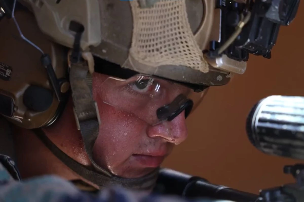 EUA exibem treino militar no Caribe e aumentam pressão sobre Maduro