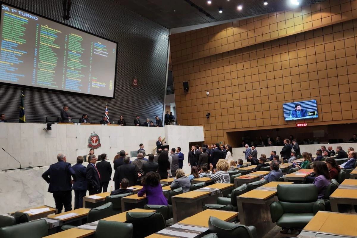 PT reúne assinaturas para instalar CPI contra fraude em câmeras da PM