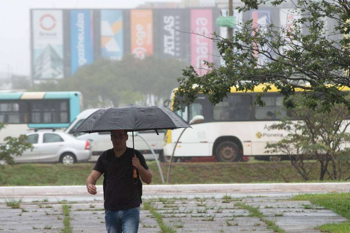 Natal no DF será de alerta amarelo para tempestades. Confira previsão