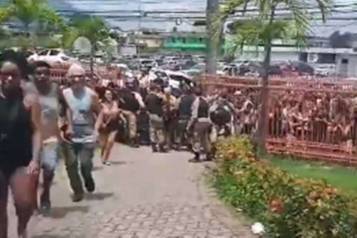 Sem receber, servidores invadem prefeitura de Belford Roxo (RJ)