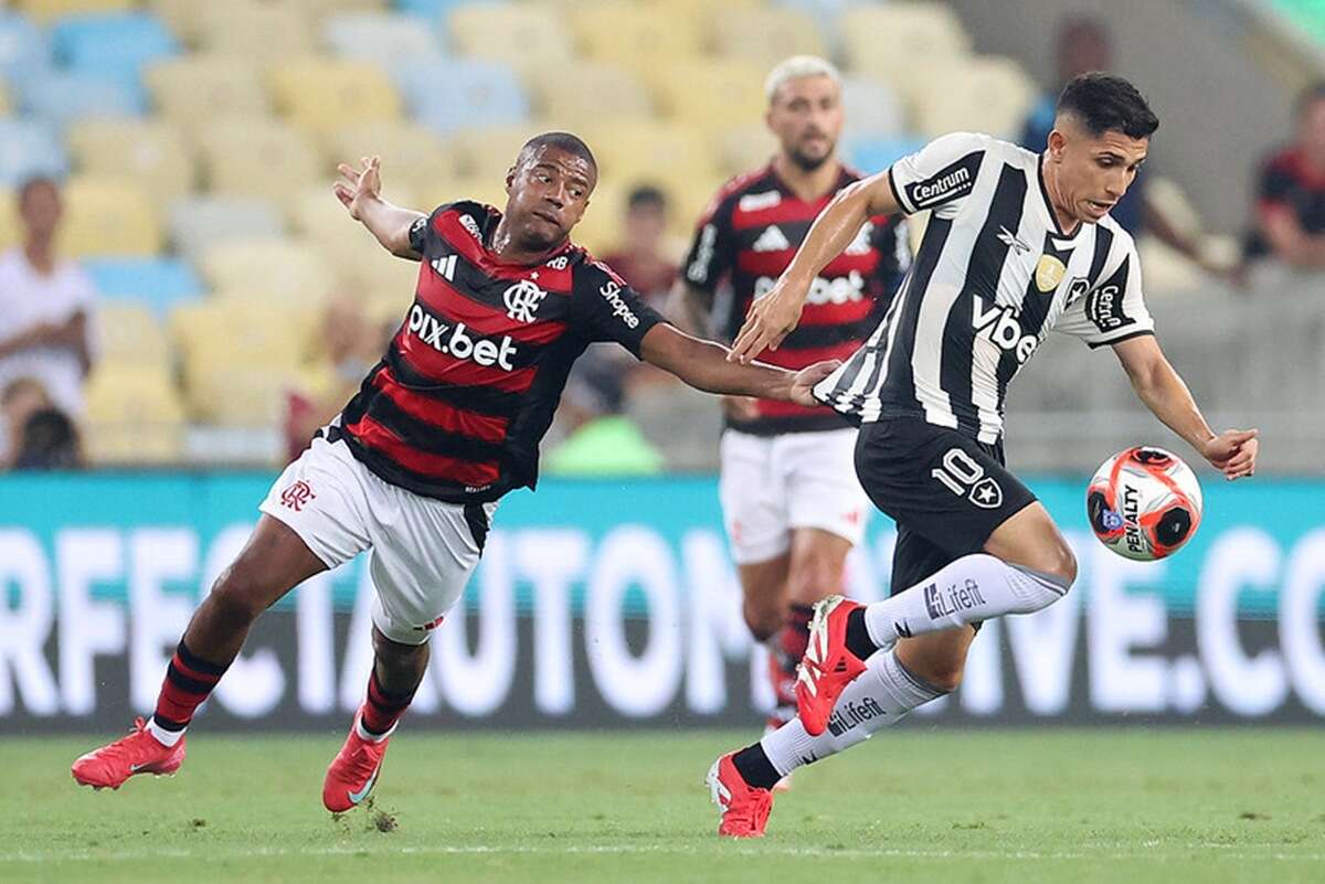 Flamengo volta a vencer Botafogo e assume liderança do Carioca