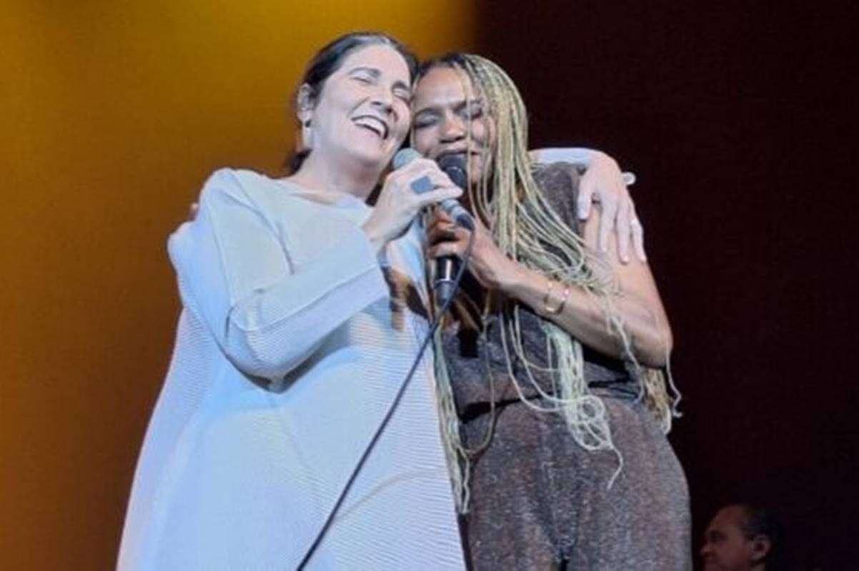 Monica Salmaso e Teresa Cristina se apresentam juntas