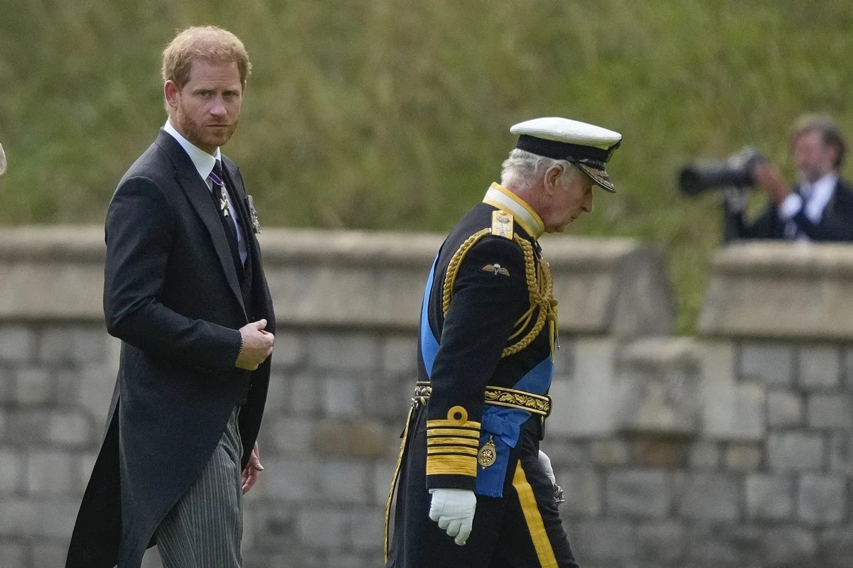 Príncipe Harry diz que não sabe quanto tempo o rei Charles tem de vida