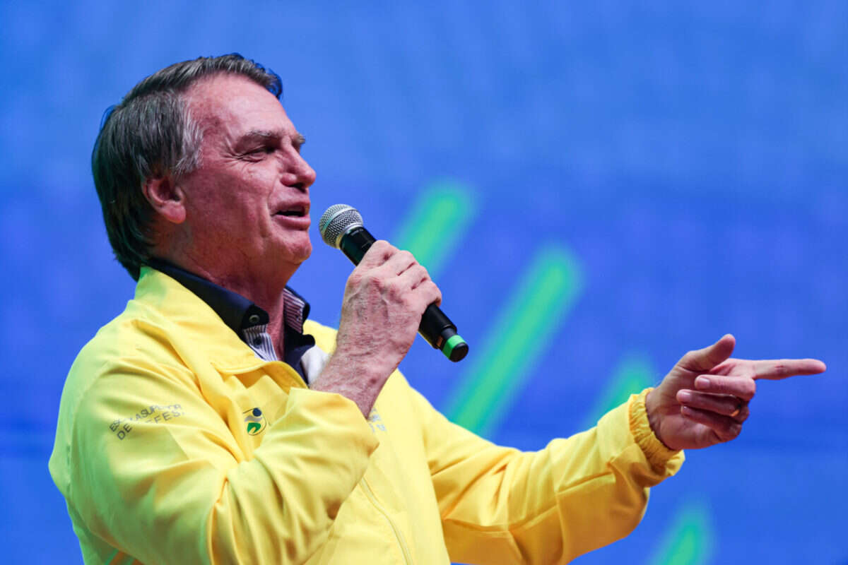 Entenda como age chip hormonal para ação sexual usado por Bolsonaro