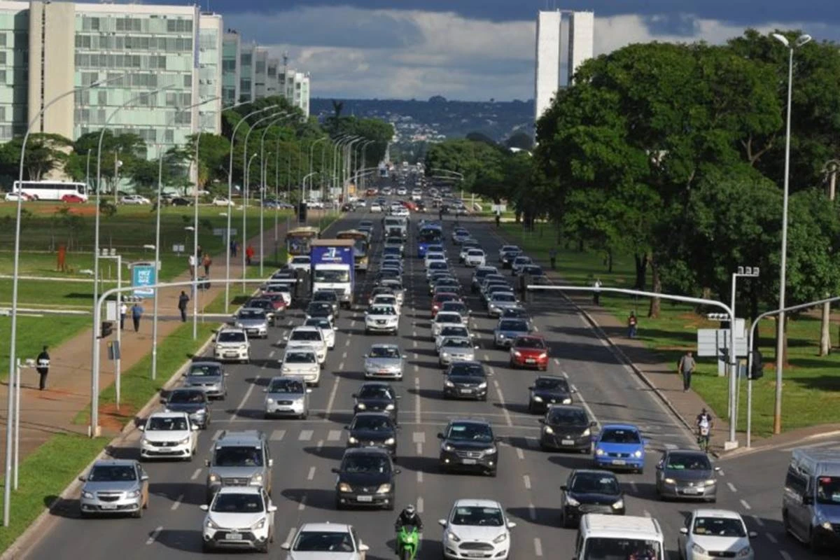 Visita do presidente da Nigéria faz PM fechar parte do Eixo Monumental