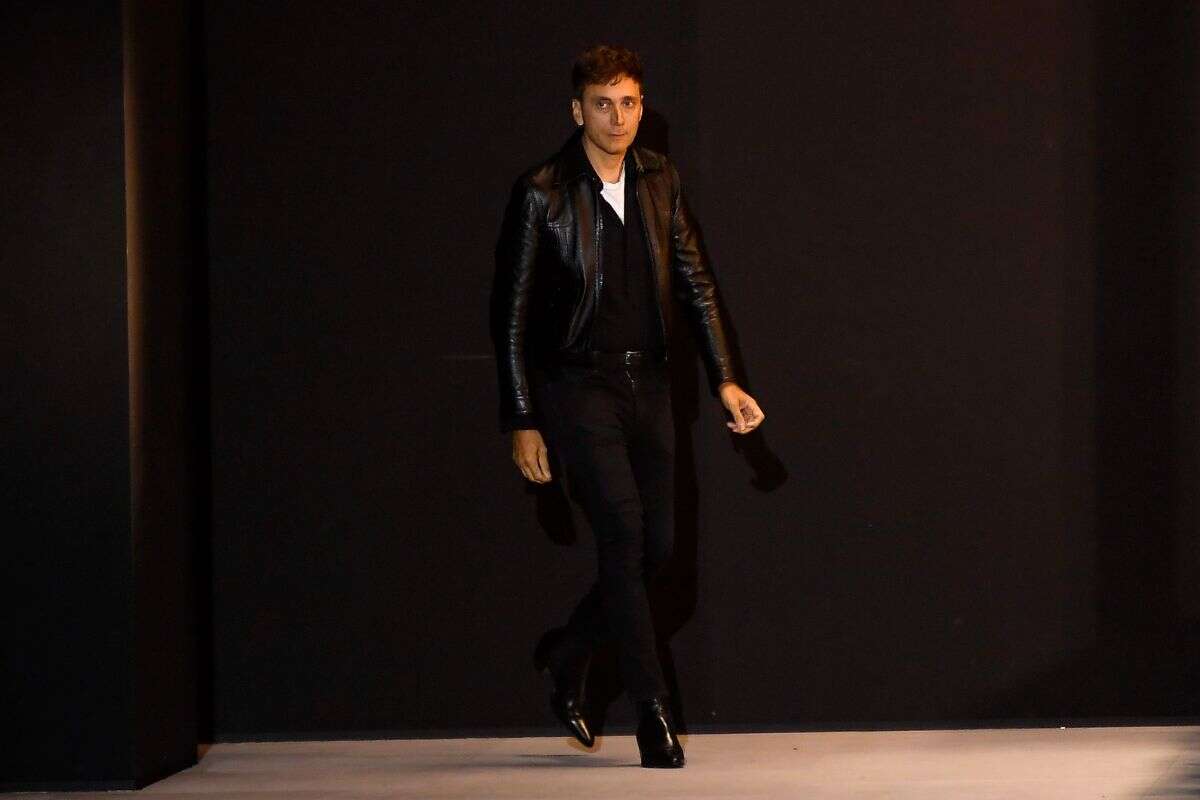 Hedi Slimane deixa Celine e marca anuncia novo diretor criativo