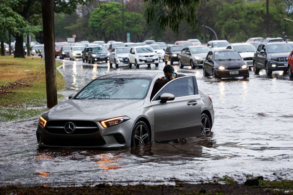 DF supera em 65% a média de chuva esperada para todo o mês de outubro