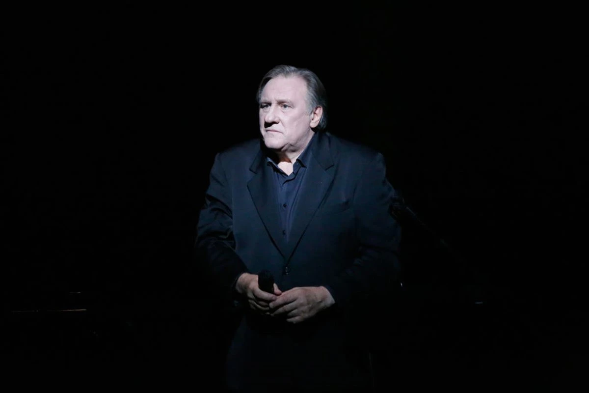 Lágrimas na Chuva: Um Ensaio Fotográfico com Depardieu (Achero Mañas)