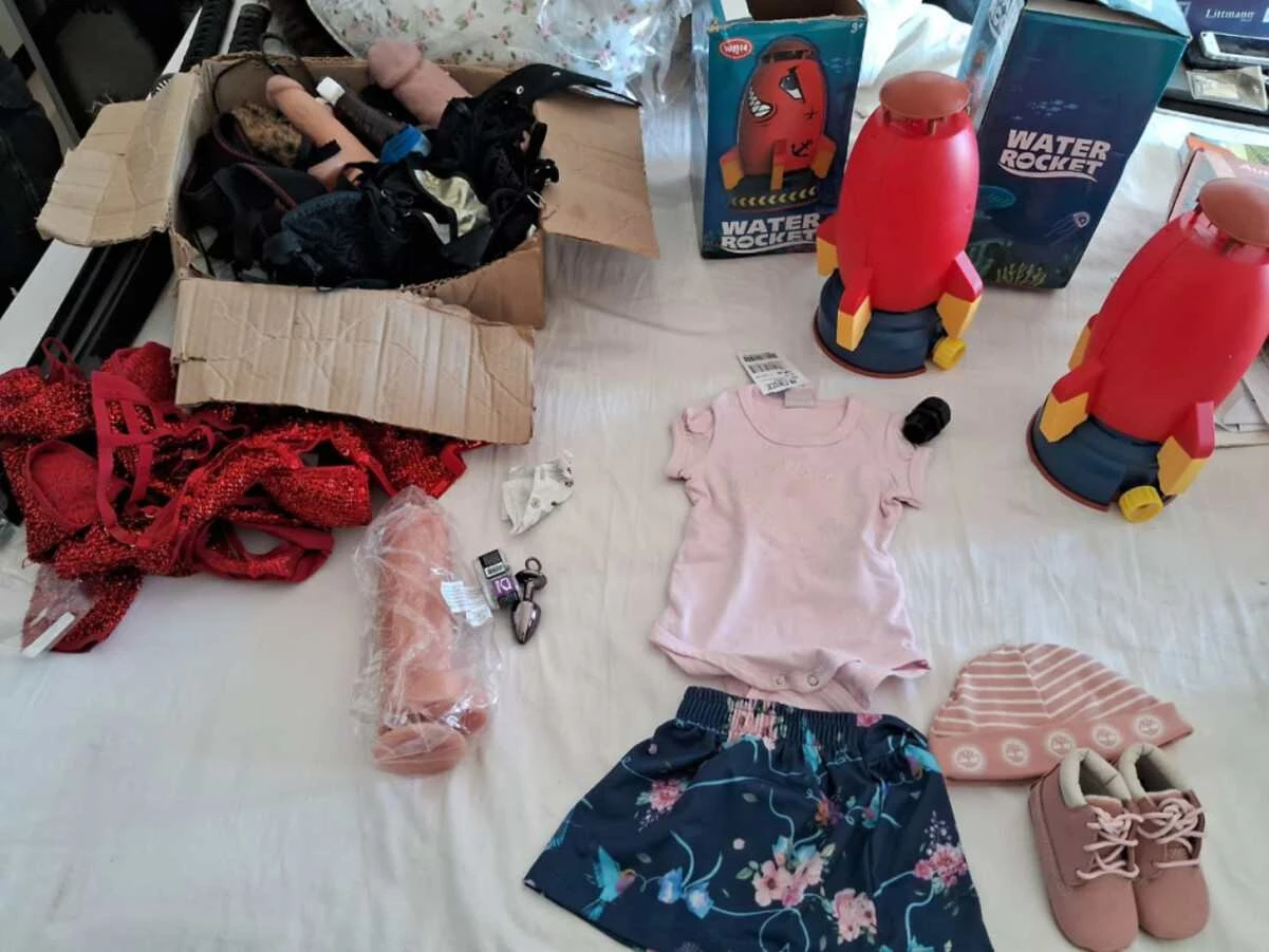 Objetos infantis e sexuais são apreendidos em casa de vereador preso
