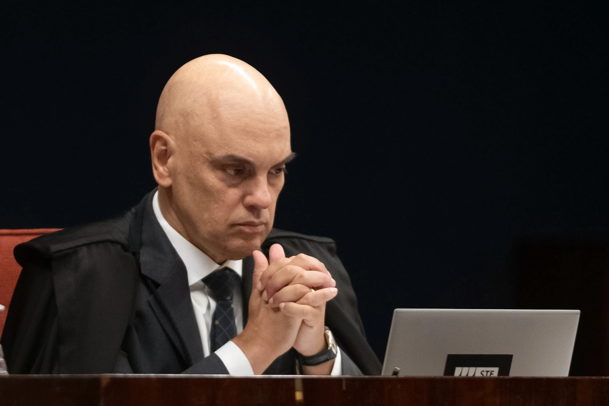 Plano de Moraes é mandar Bolsonaro cumprir pena na Papuda