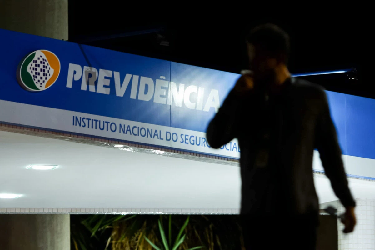 INSS: seguros eram “contratados” em menos de 3 minutos. Ouça áudios