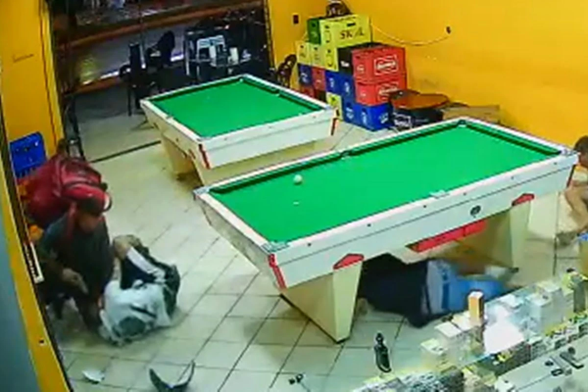PCC manda capanga disfarçado de motoboy para matar rival em bar no DF