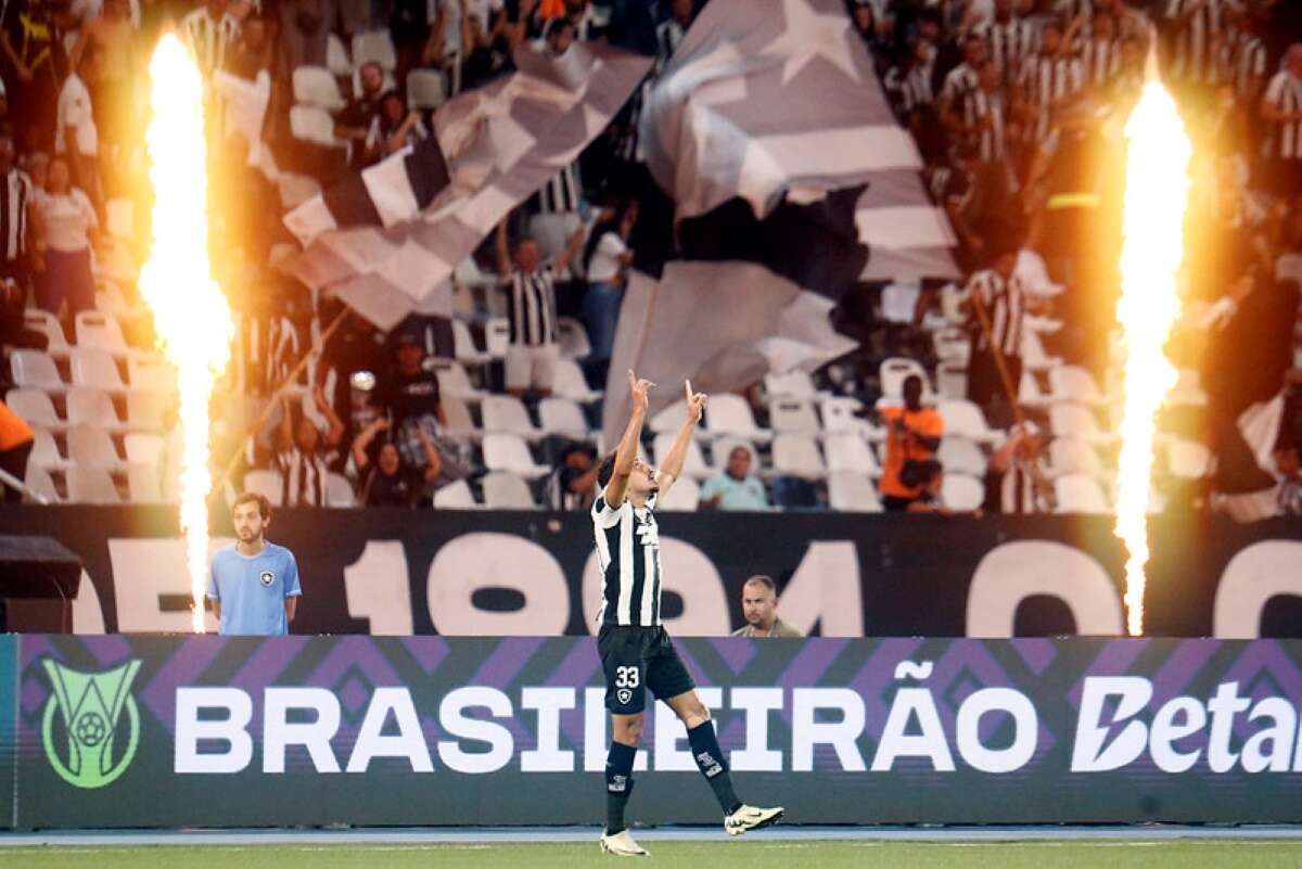 Na liderança, Botafogo pega o Corinthians antes de vinda ao DF