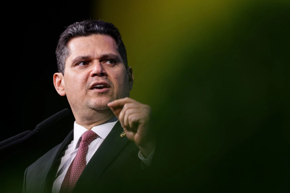 Alcolumbre lamenta ataque contra funcionários de embaixada israelense