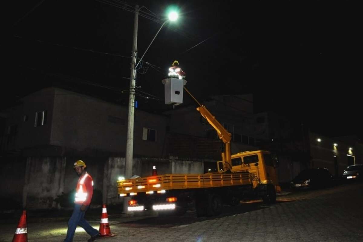 Aparecida (GO) assina contrato de PPP para modernização da iluminação