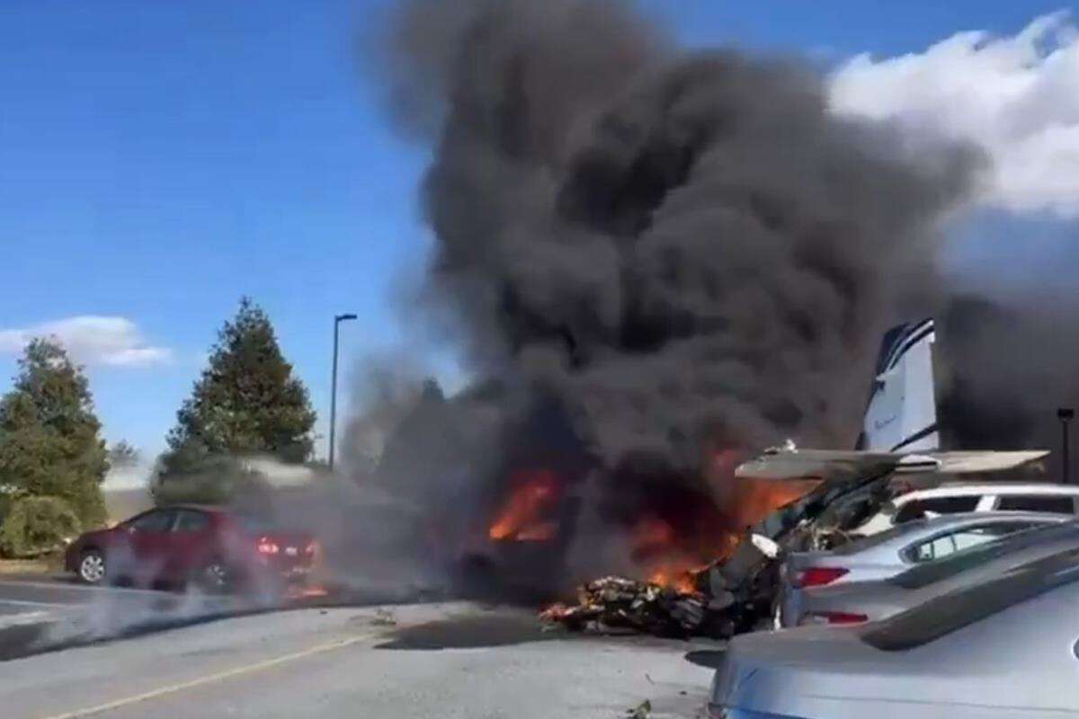 Avião cai em área residencial na Pensilvânia, nos EUA. Vídeo