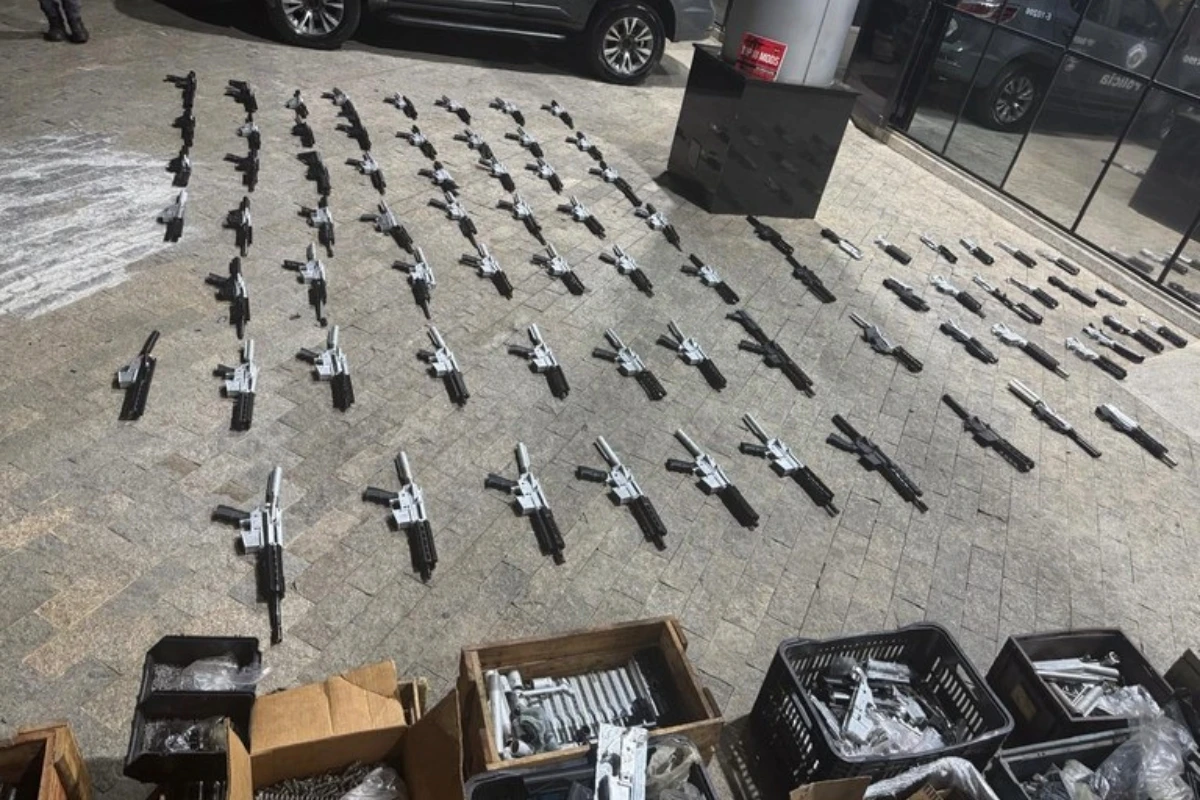 Fábrica de armas de guerra fechada pela polícia abastecia PCC e CV